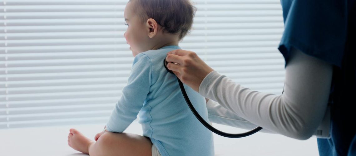 Comment reconnaître et soigner la rougeole chez le bébé ?